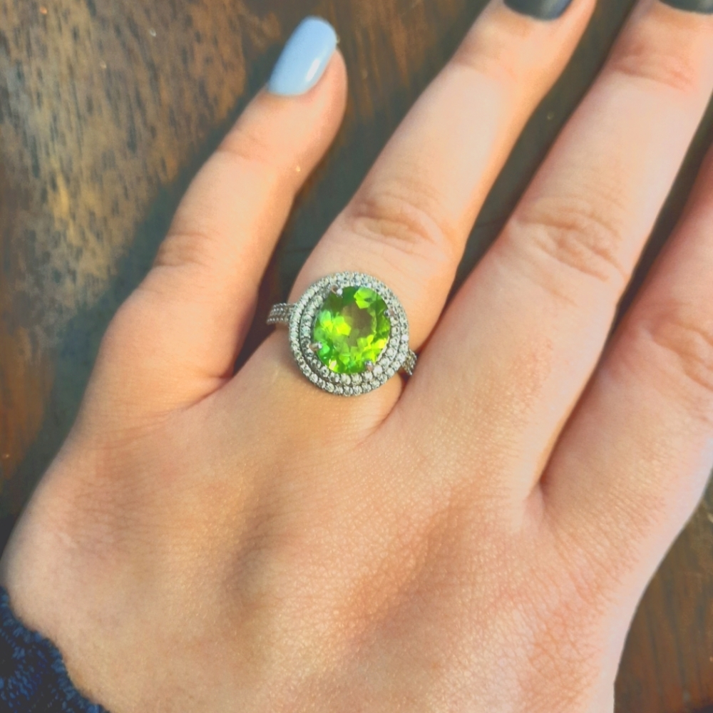 Rhodium plated sterling silver Peridot ring